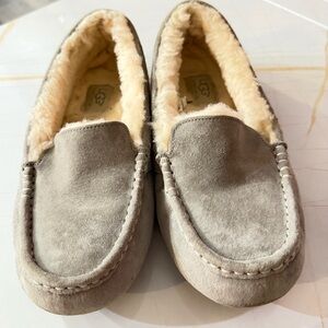 UGG Women's Gray and Cream Slippers